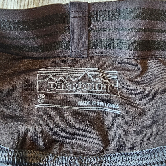 Patagonia Women's Size Small Endless Run Compression Capri Gray Black Pocket - Picture 5 of 11